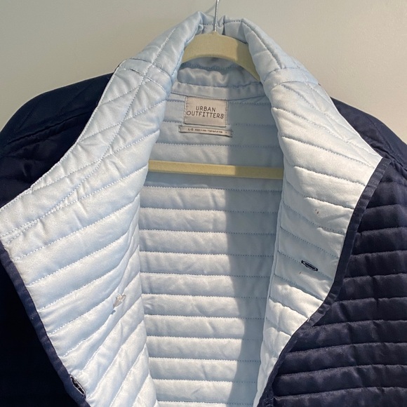 Navy and Cream Women's Quilted Jacket - Picture 5 of 8